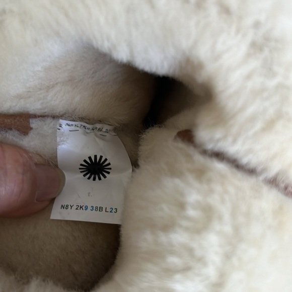 Ugg Michelle Chestnut Boots Size 8.5 NEW - Picture 16 of 16